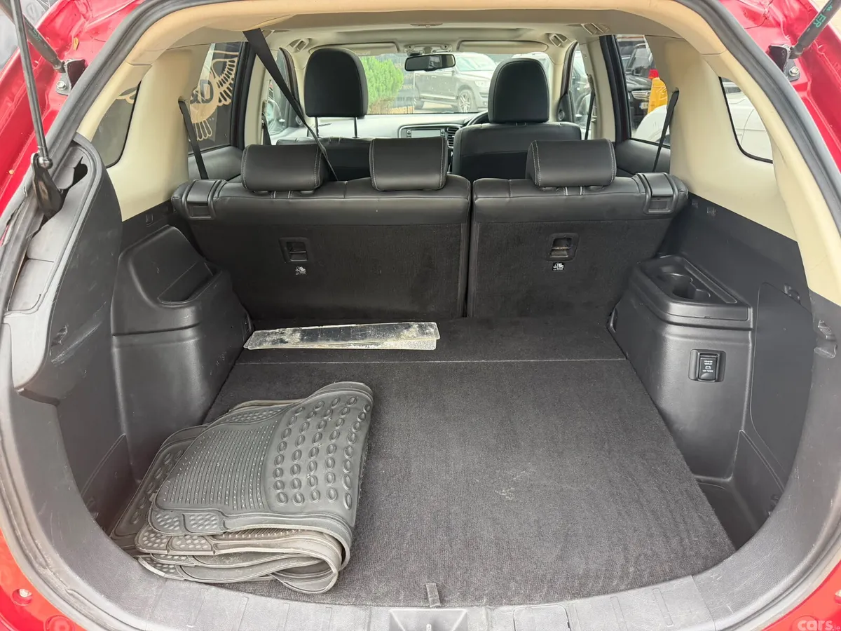 Mitsubishi Outlander SUV, Petrol Plug-in Hybrid, 2017, Red