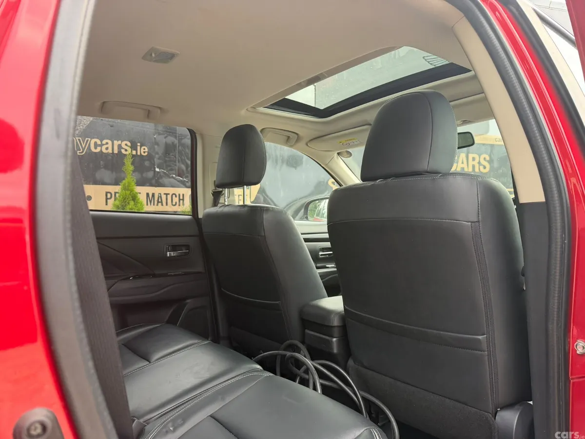 Mitsubishi Outlander SUV, Petrol Plug-in Hybrid, 2017, Red