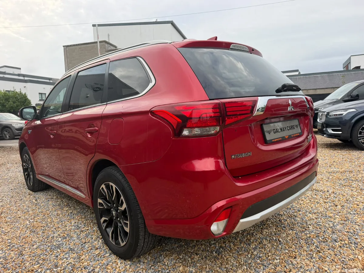 Mitsubishi Outlander SUV, Petrol Plug-in Hybrid, 2017, Red