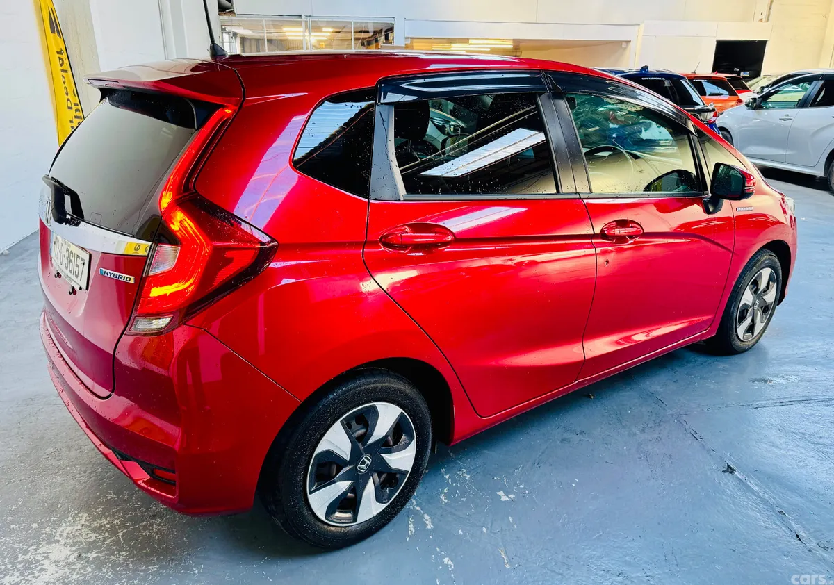 Honda Fit Hatchback, Petrol Plug-in Hybrid, 2017, Red
