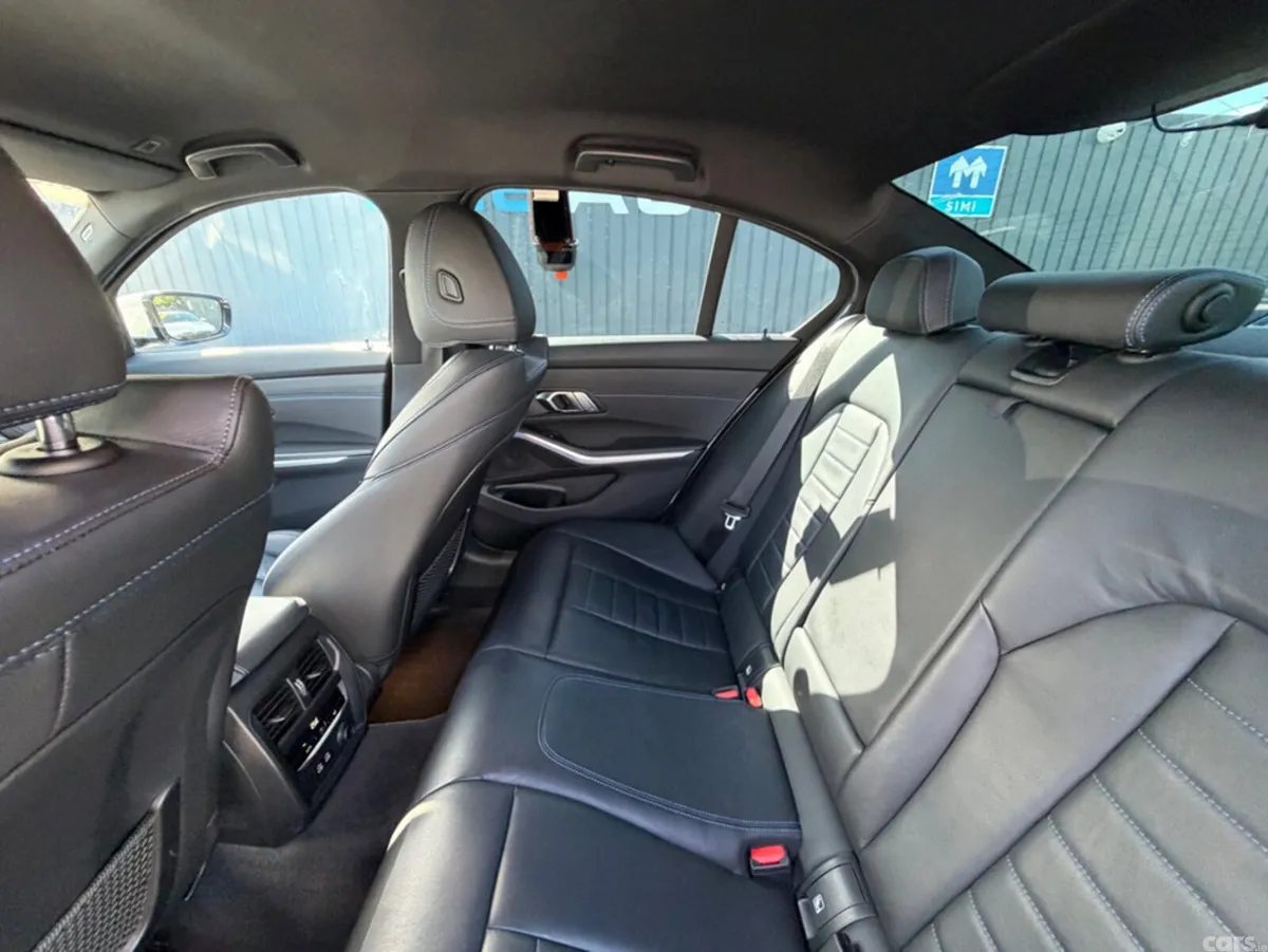 BMW 3-Series Saloon, Diesel, 2019, White