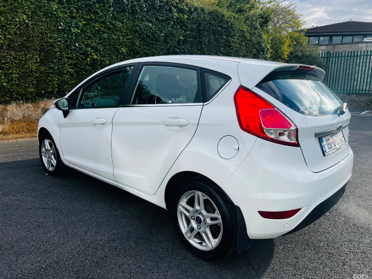 Ford Fiesta Hatchback, Petrol, 2015, White