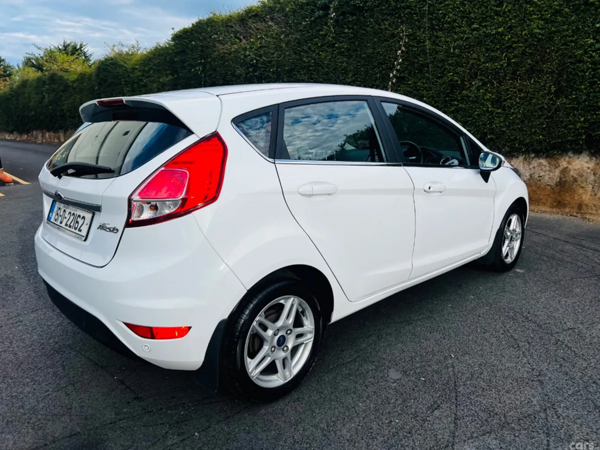 Ford Fiesta Hatchback, Petrol, 2015, White