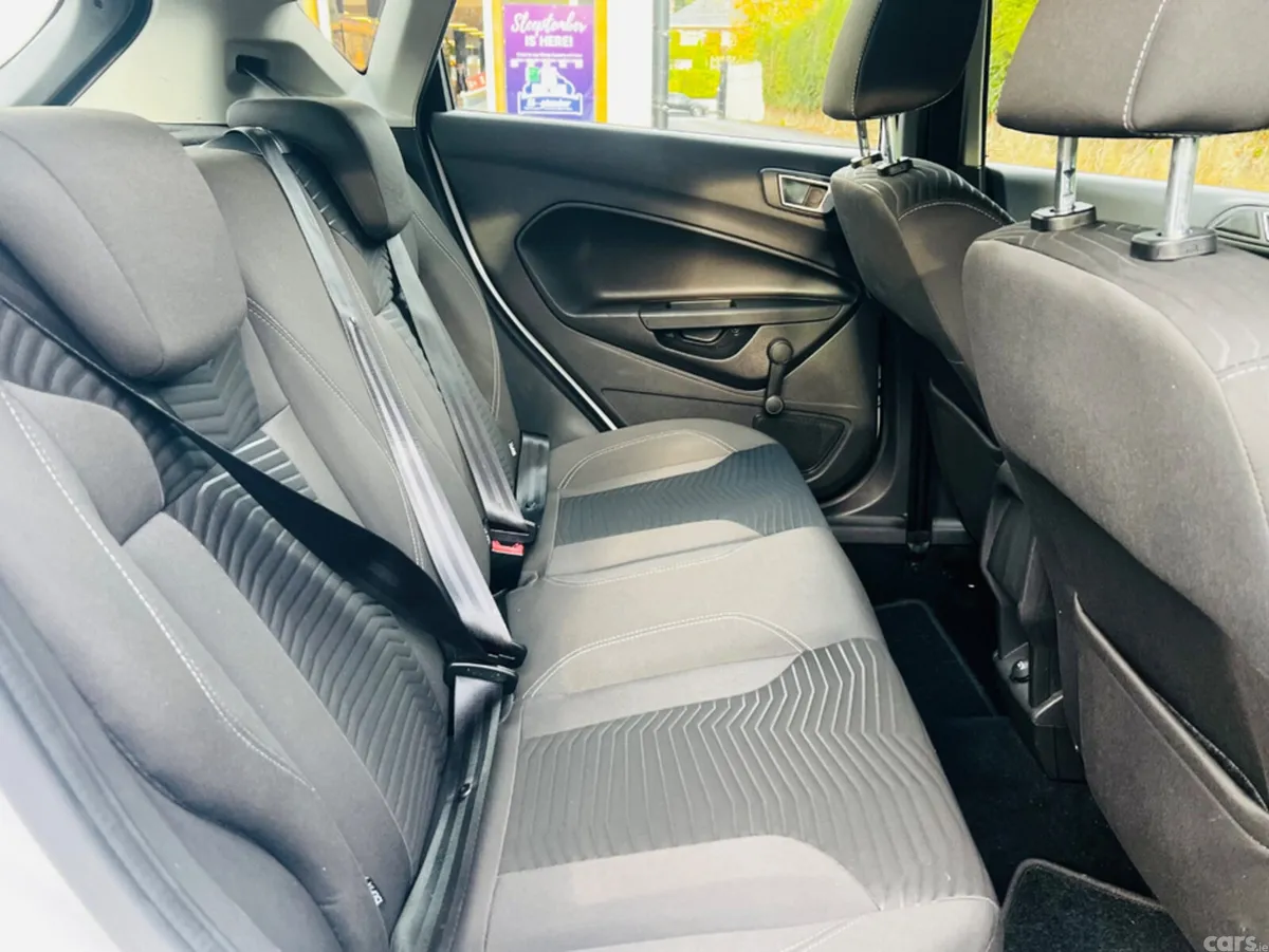 Ford Fiesta Hatchback, Petrol, 2015, White