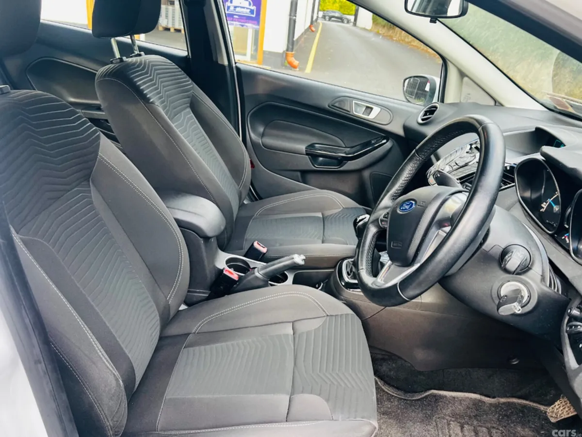 Ford Fiesta Hatchback, Petrol, 2015, White