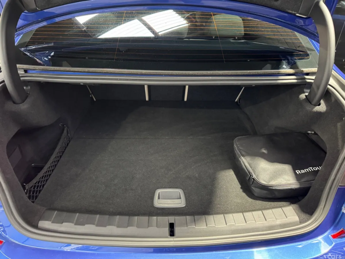 BMW 3-Series Saloon, Petrol Plug-in Hybrid, 2019, Blue
