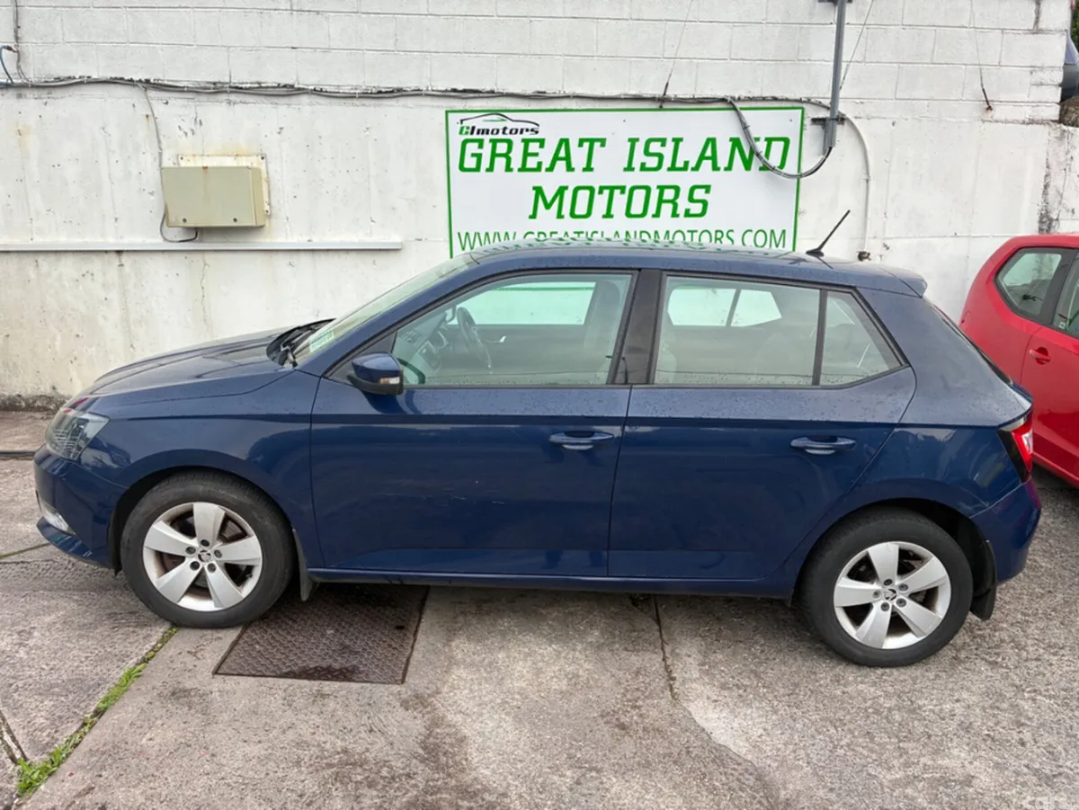 Skoda Fabia Hatchback, Petrol, 2015, Blue