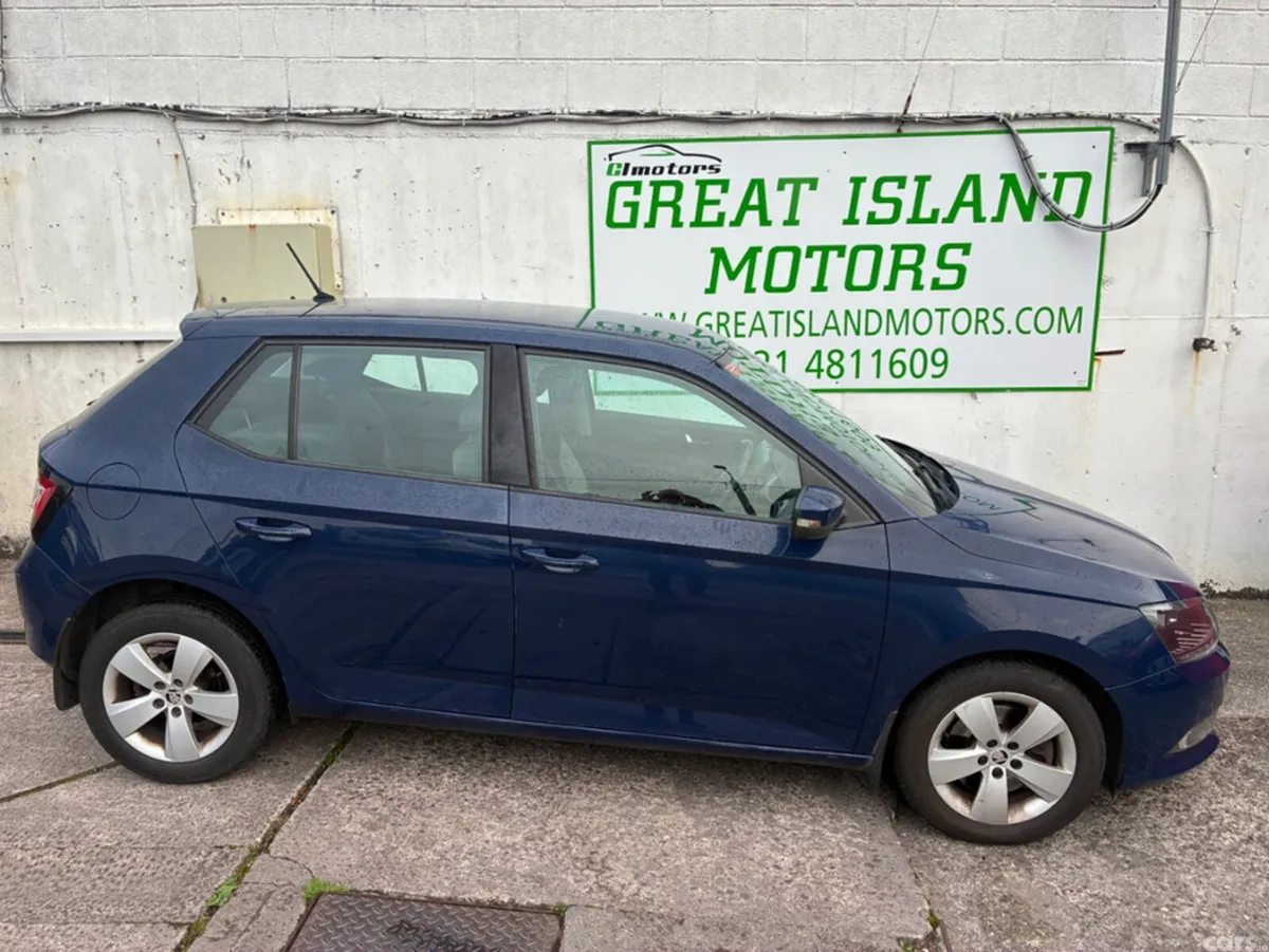Skoda Fabia Hatchback, Petrol, 2015, Blue