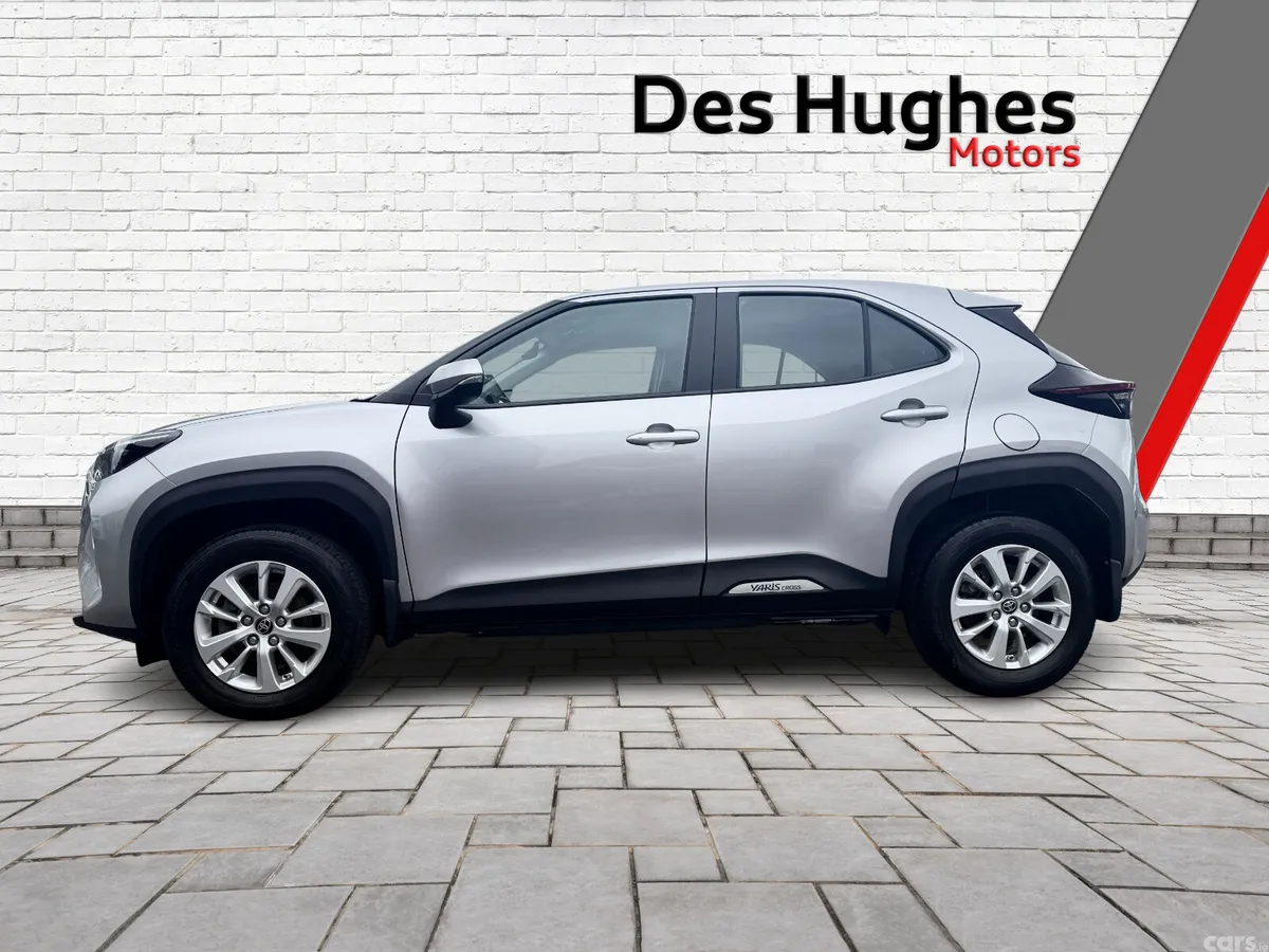 Toyota Yaris Cross Hatchback, Petrol Hybrid, 2022, Silver