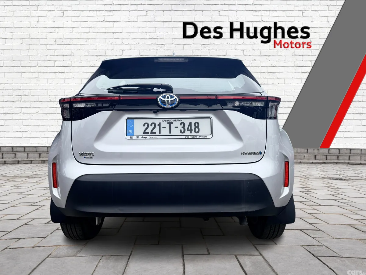 Toyota Yaris Cross Hatchback, Petrol Hybrid, 2022, Silver