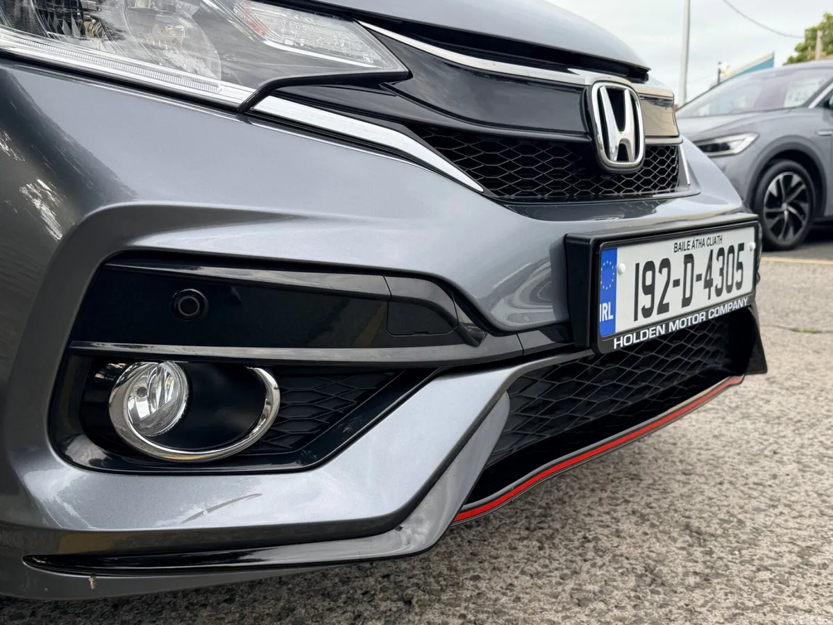 Honda Jazz Hatchback, Petrol, 2019, Grey