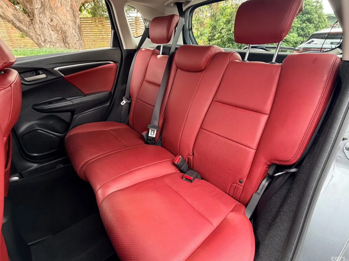 Honda Jazz Hatchback, Petrol, 2019, Grey