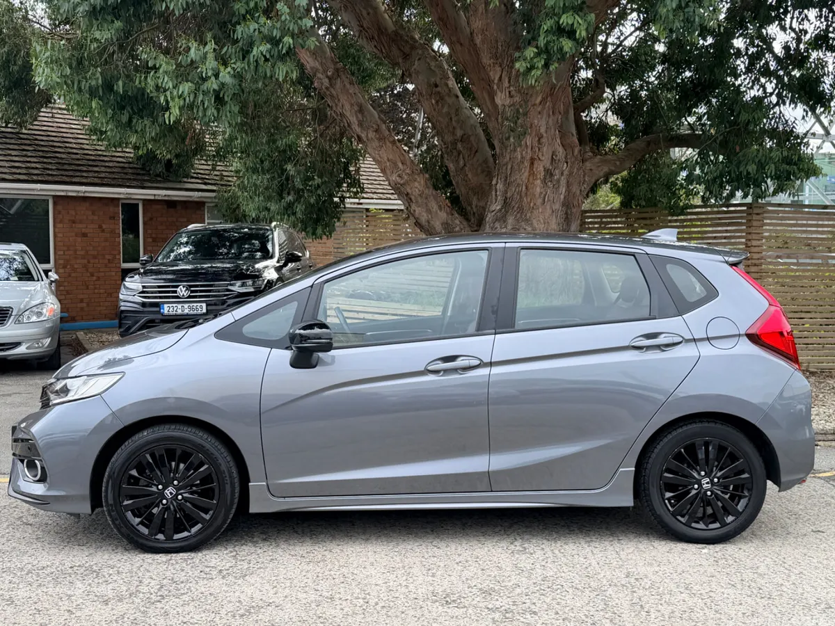 Honda Jazz Hatchback, Petrol, 2019, Grey