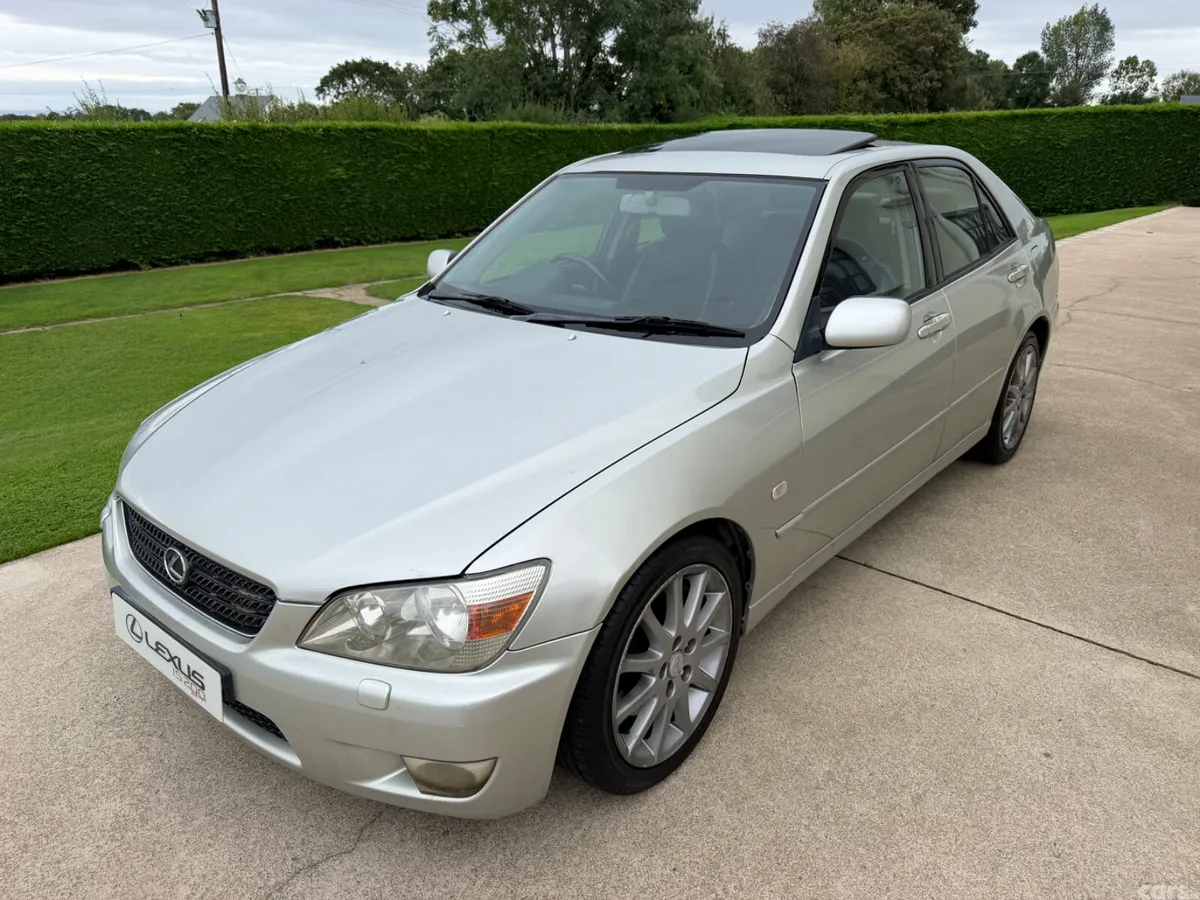 Lexus IS Saloon, Petrol, 2002, Silver