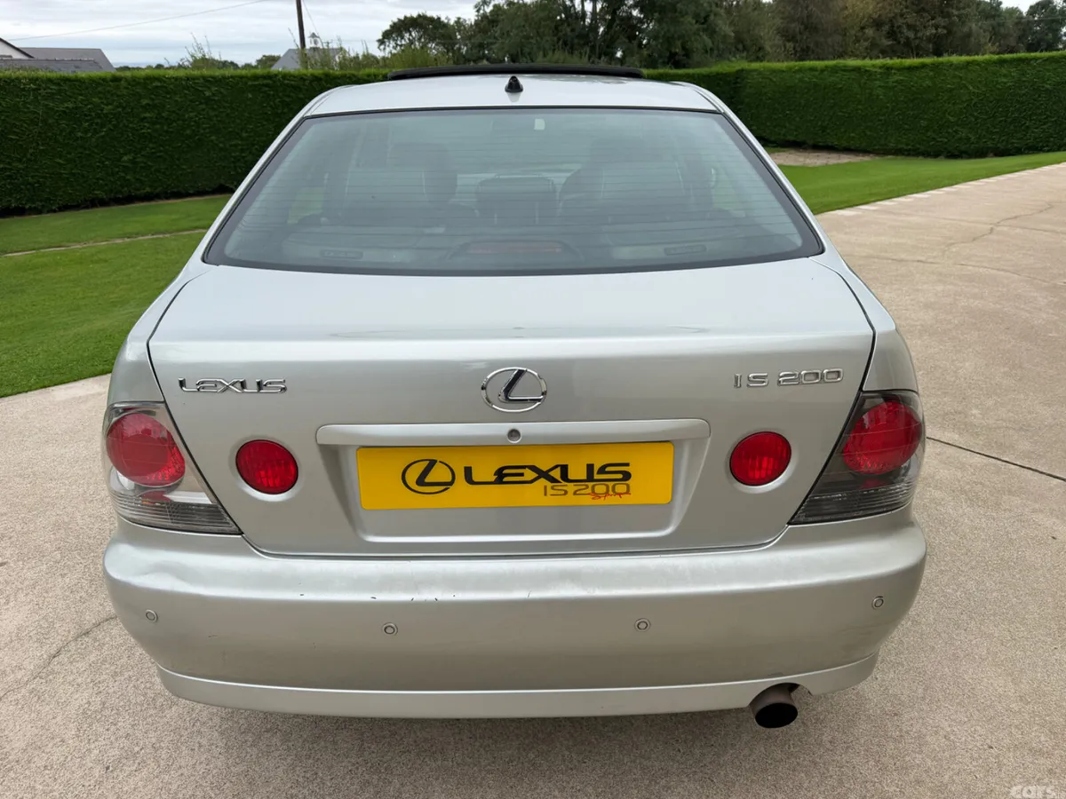 Lexus IS Saloon, Petrol, 2002, Silver