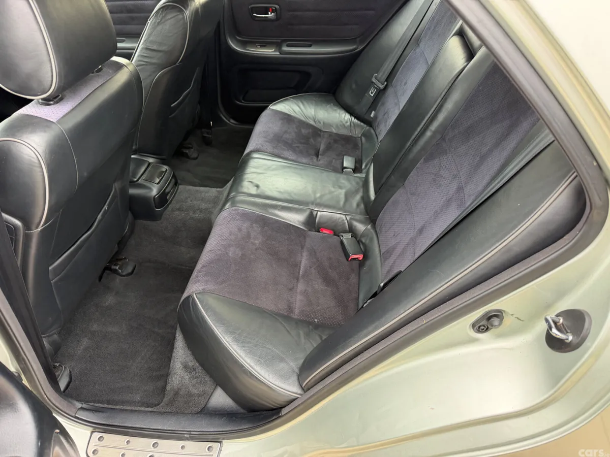 Lexus IS Saloon, Petrol, 2002, Silver
