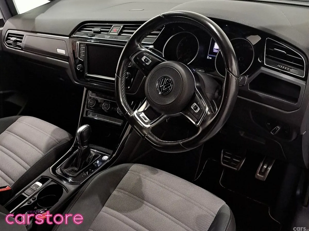Volkswagen Touran MPV, Petrol, 2017, White