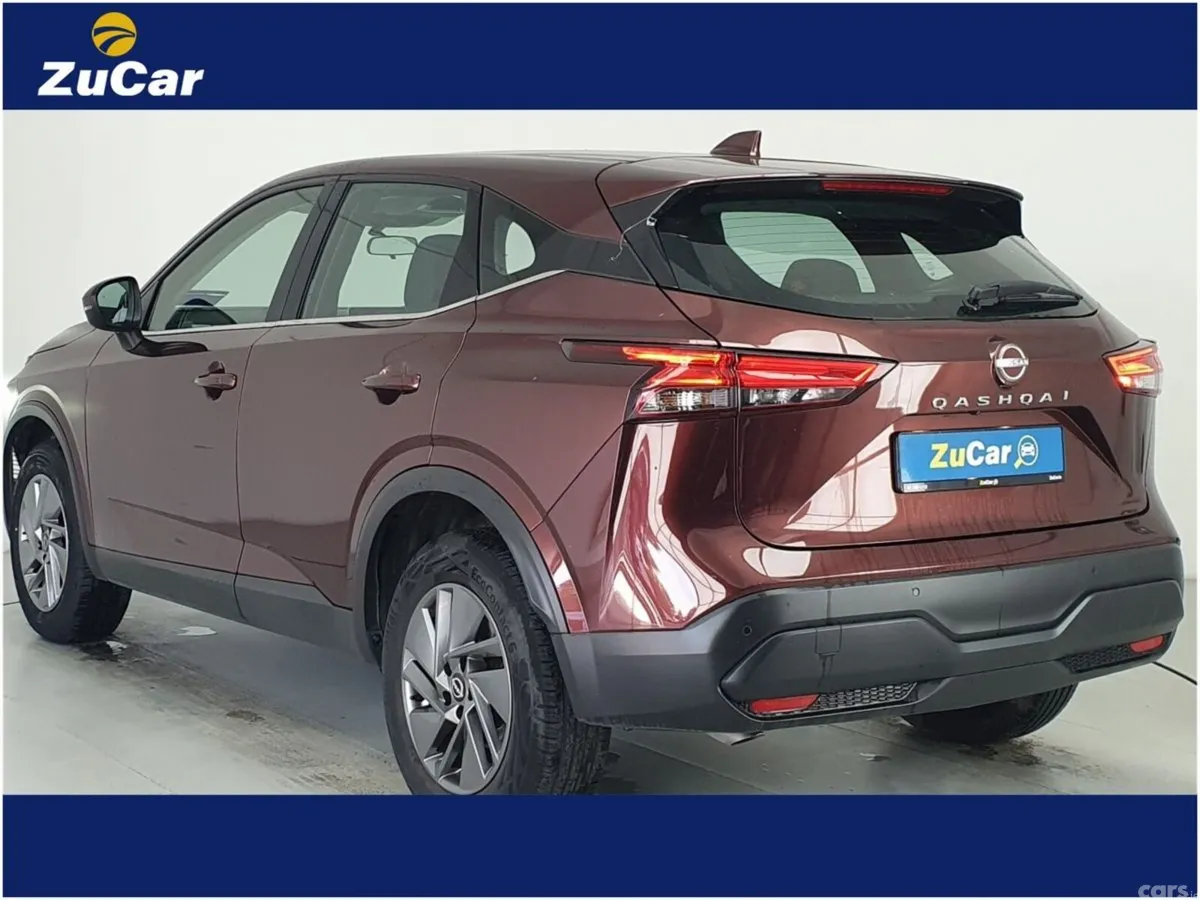 Nissan Qashqai MPV, Petrol, 2024, Red