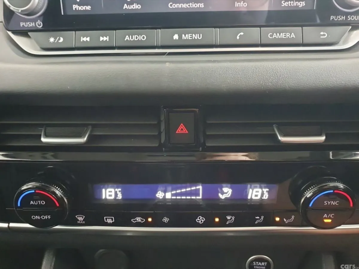 Nissan Qashqai MPV, Petrol, 2024, Red