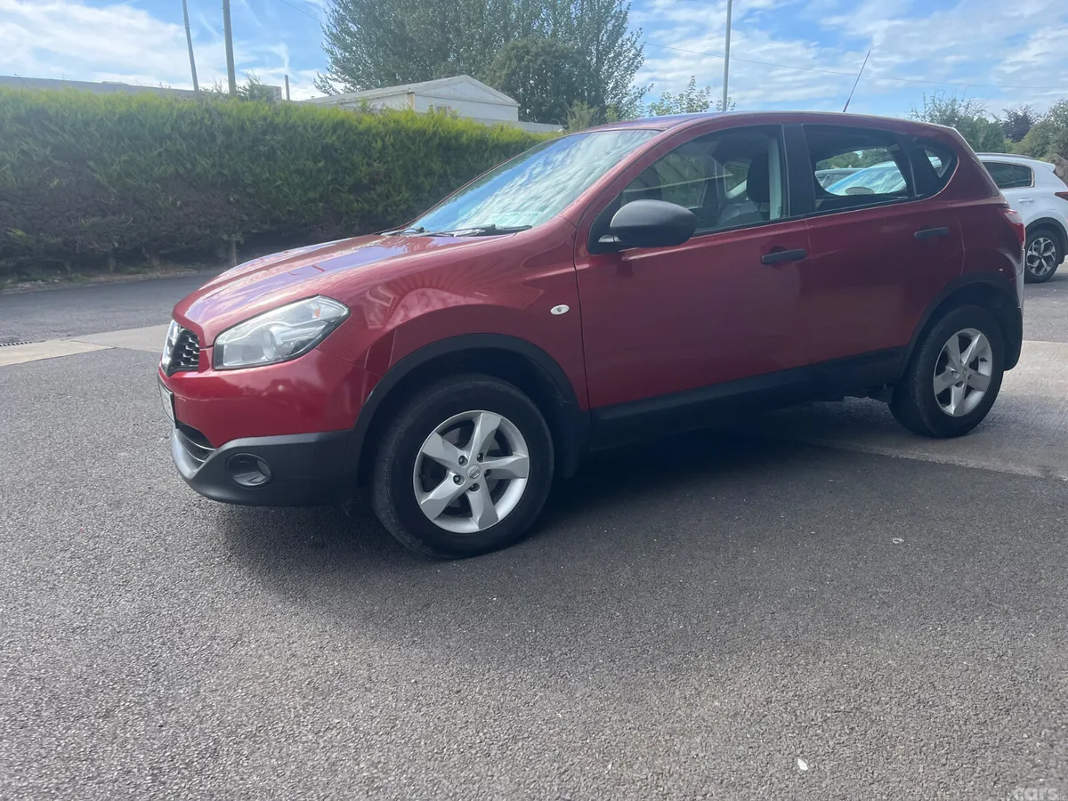 Nissan Qashqai MPV, Diesel, 2013, Red
