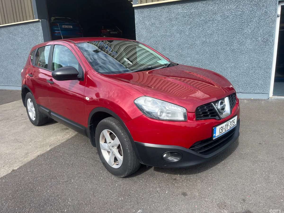Nissan Qashqai MPV, Diesel, 2013, Red