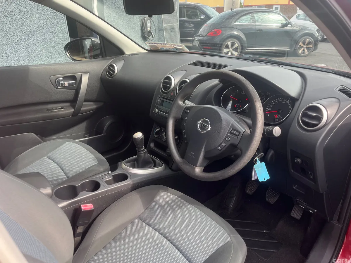 Nissan Qashqai MPV, Diesel, 2013, Red