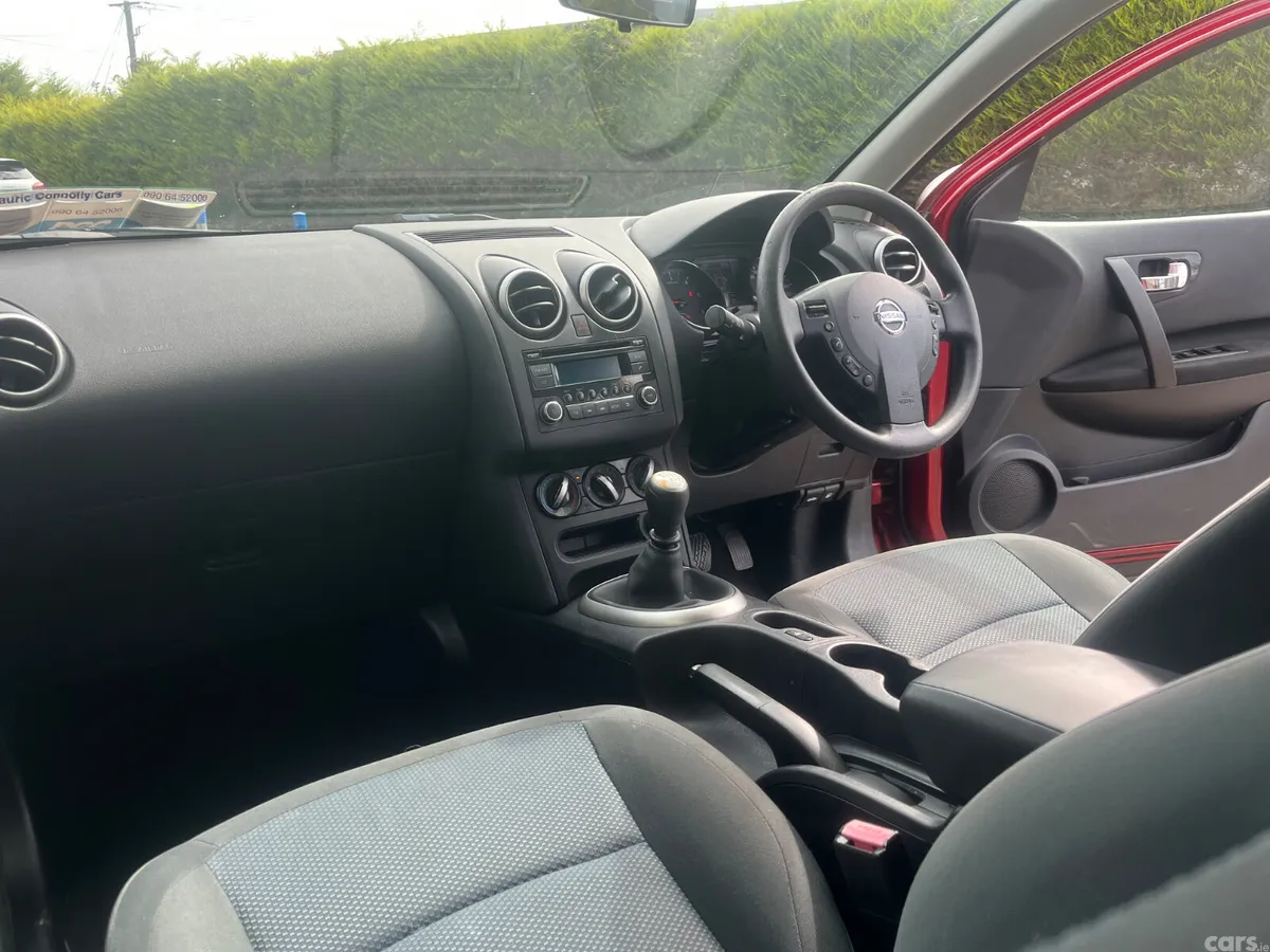 Nissan Qashqai MPV, Diesel, 2013, Red