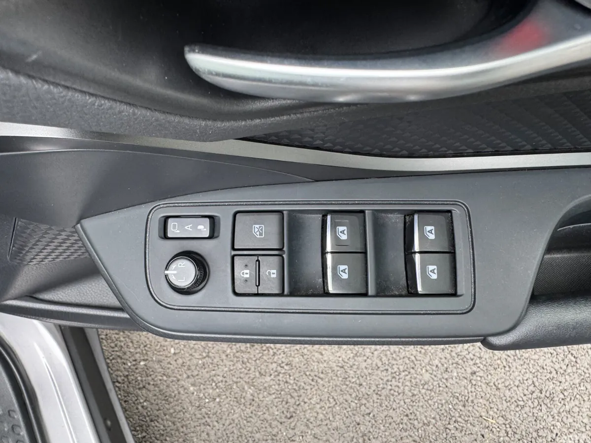 Toyota C-HR Hatchback, Petrol Hybrid, 2018, White