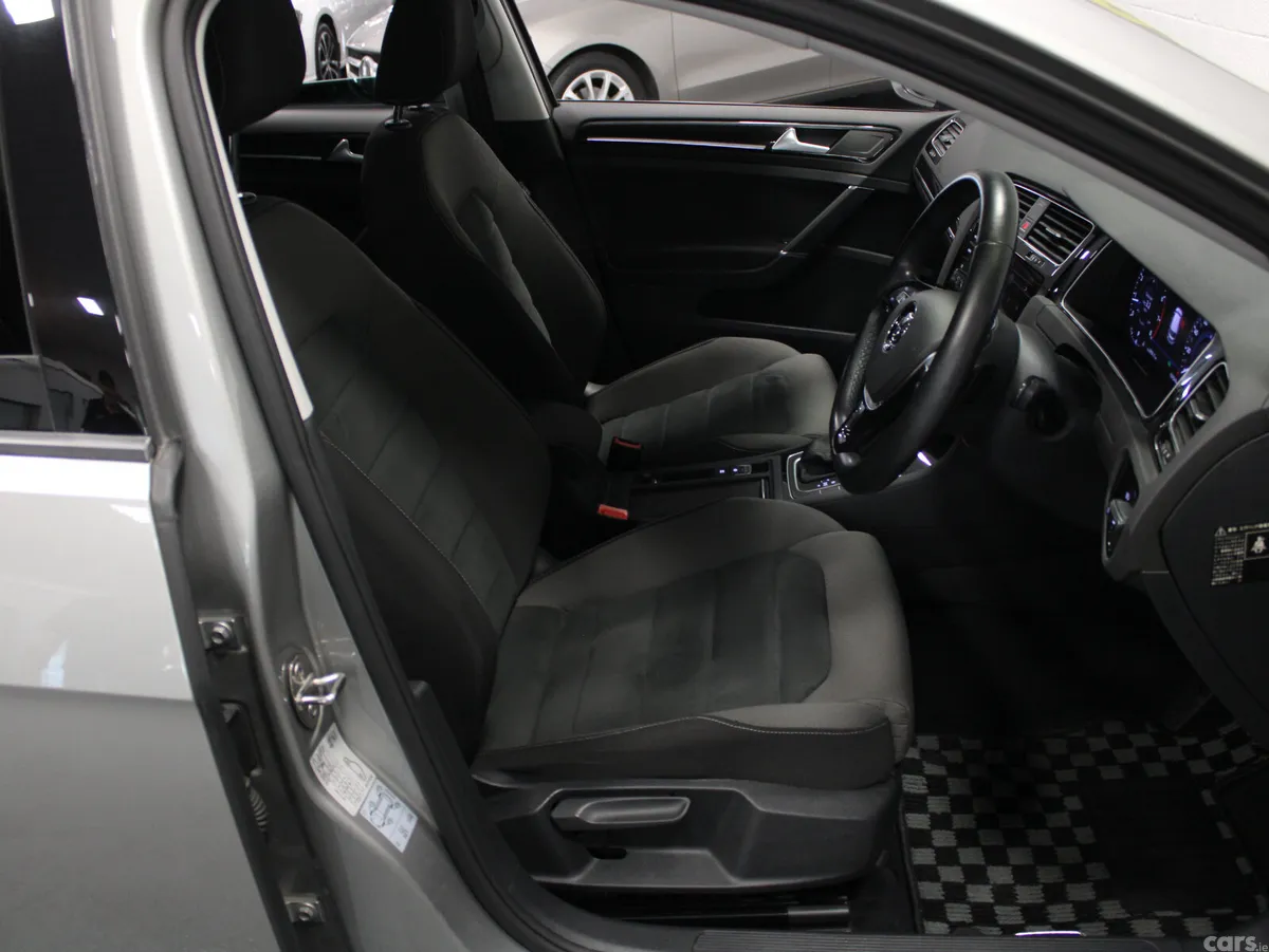 Volkswagen Golf Hatchback, Petrol, 2018, Gold