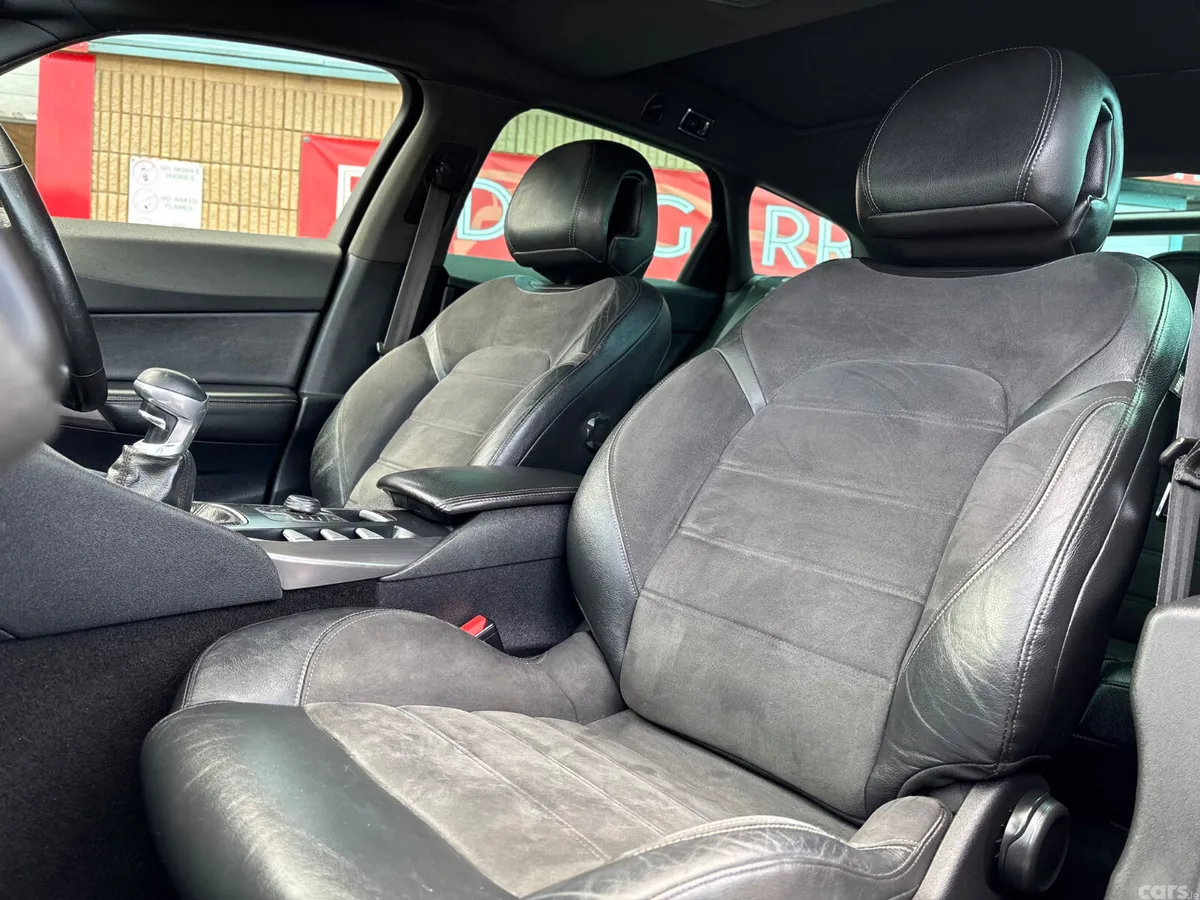 Citroen DS 5 Hatchback, Diesel, 2013, Grey