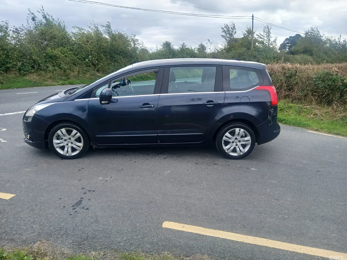 Peugeot 5008 MPV, Diesel, 2013, Blue