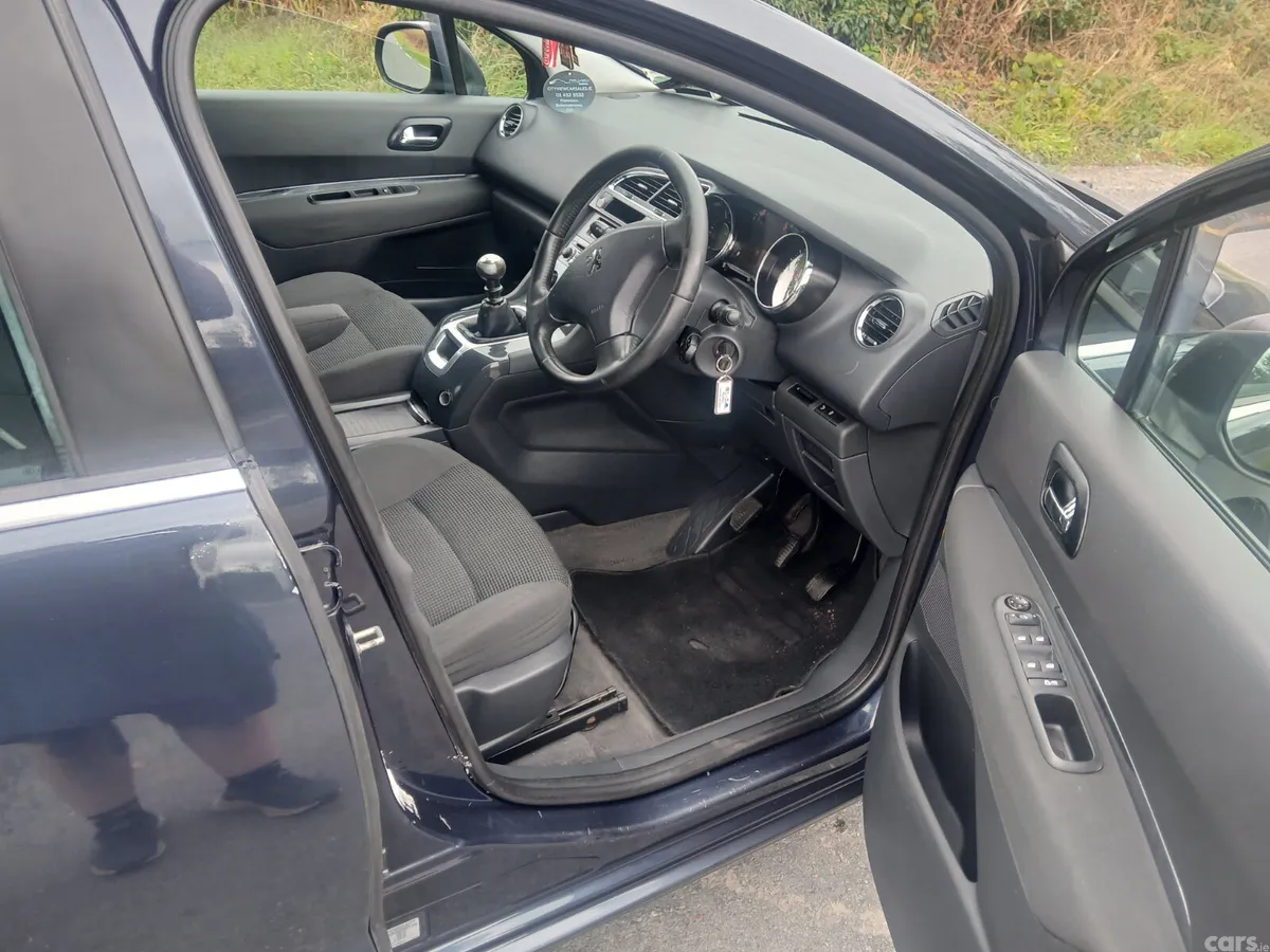 Peugeot 5008 MPV, Diesel, 2013, Blue