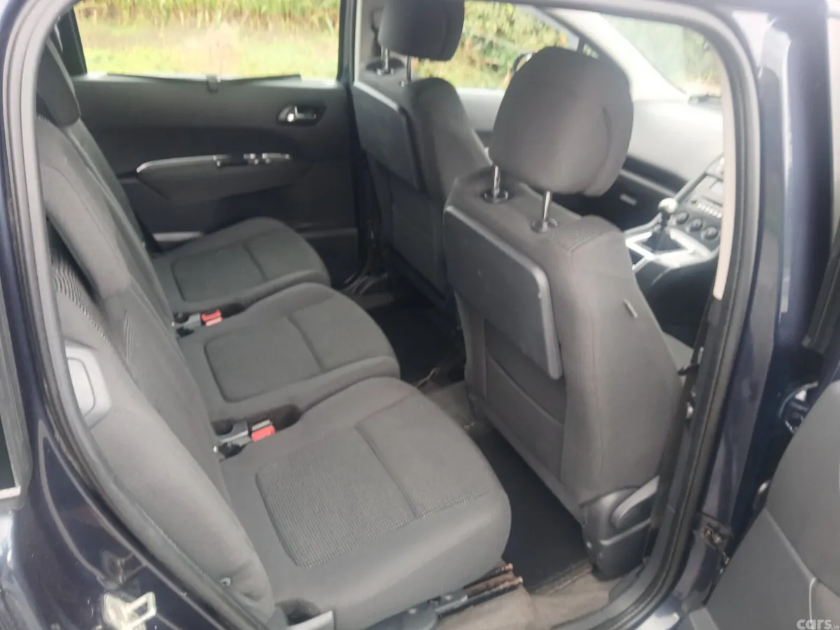 Peugeot 5008 MPV, Diesel, 2013, Blue