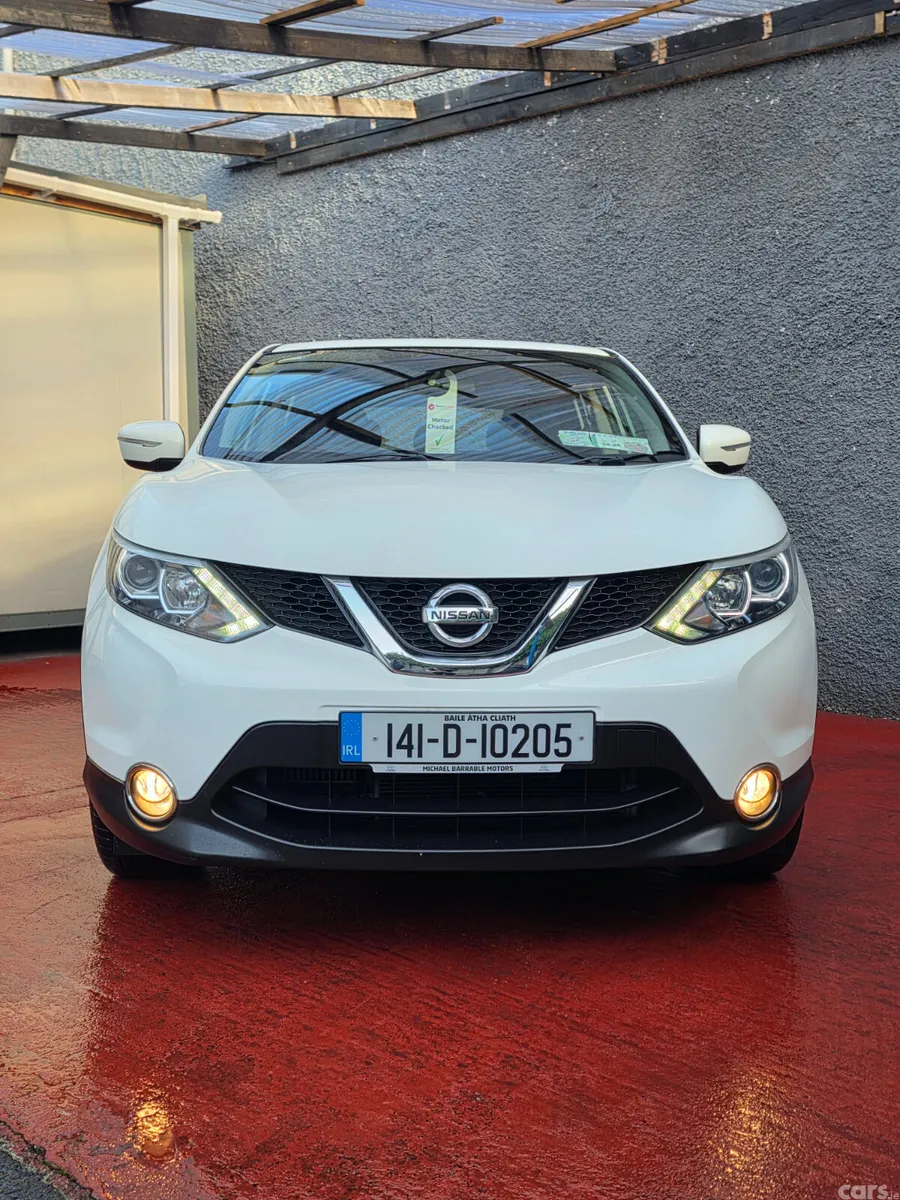 Nissan Qashqai Hatchback, Petrol, 2014, White