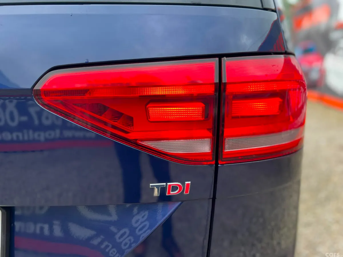 Volkswagen Touran MPV, Diesel, 2018, Blue