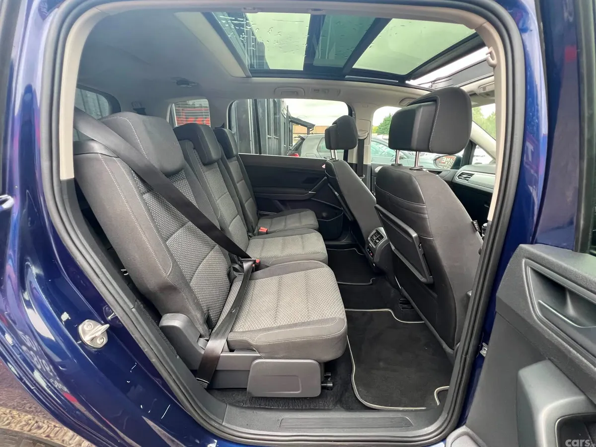 Volkswagen Touran MPV, Diesel, 2018, Blue