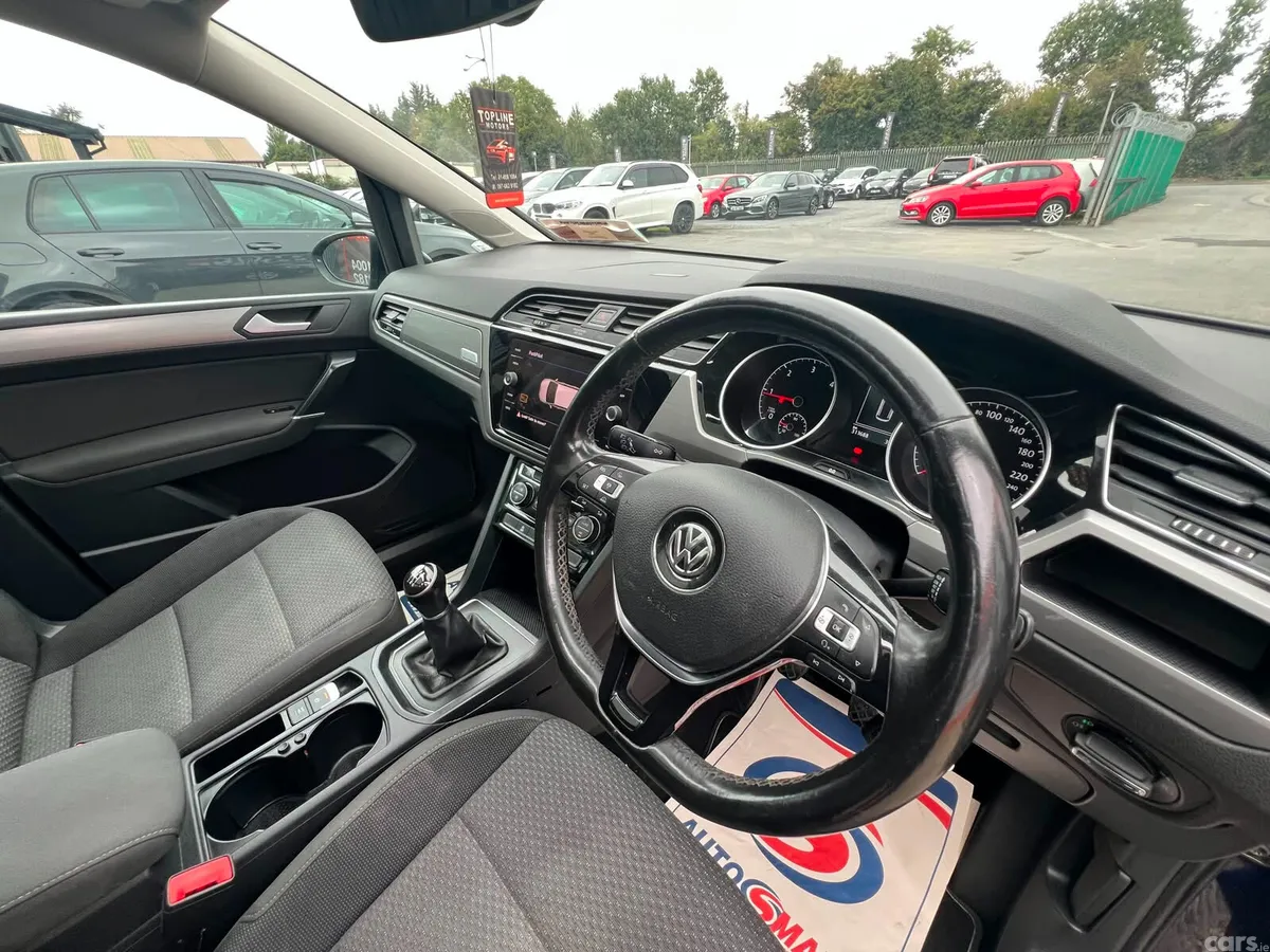 Volkswagen Touran MPV, Diesel, 2018, Blue