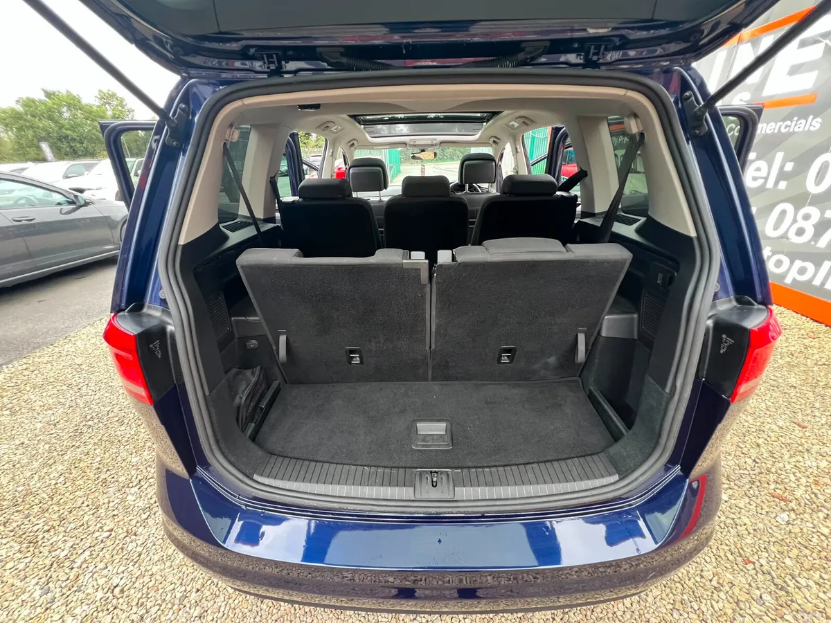 Volkswagen Touran MPV, Diesel, 2018, Blue