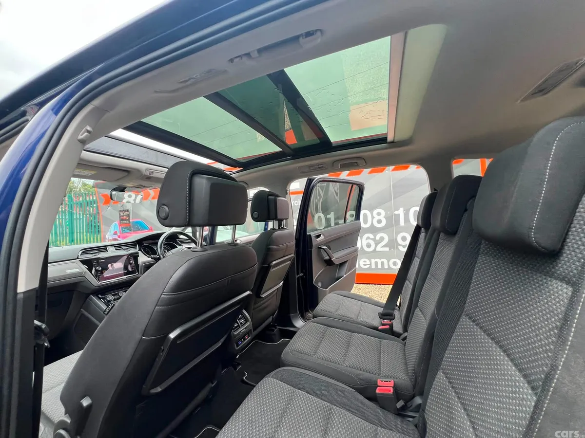 Volkswagen Touran MPV, Diesel, 2018, Blue