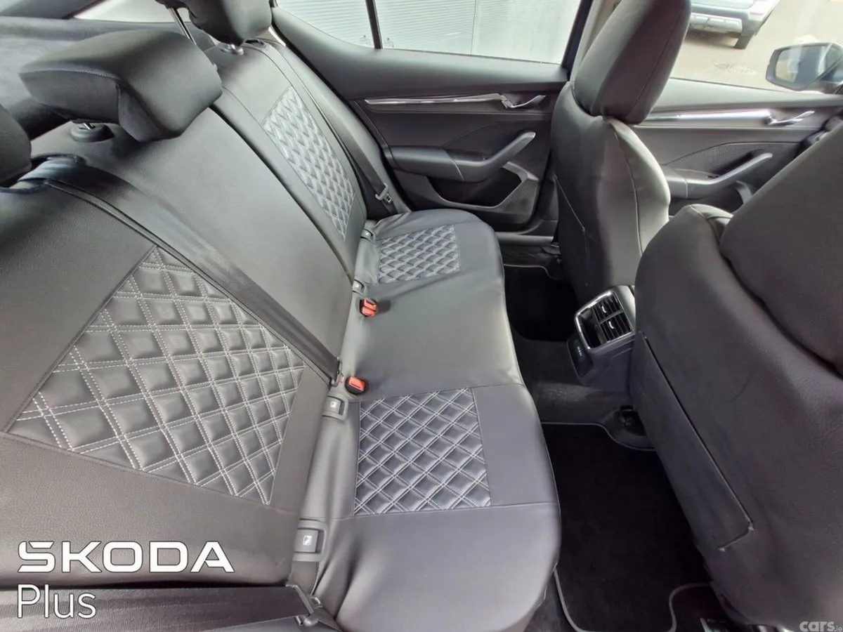 Skoda Octavia Saloon, Petrol Hybrid, 2024, Blue