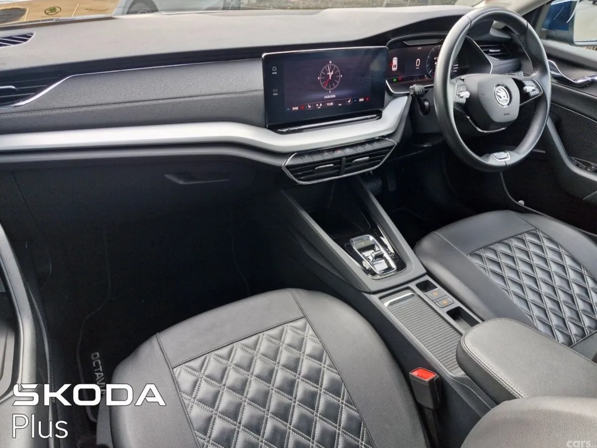 Skoda Octavia Saloon, Petrol Hybrid, 2024, Blue
