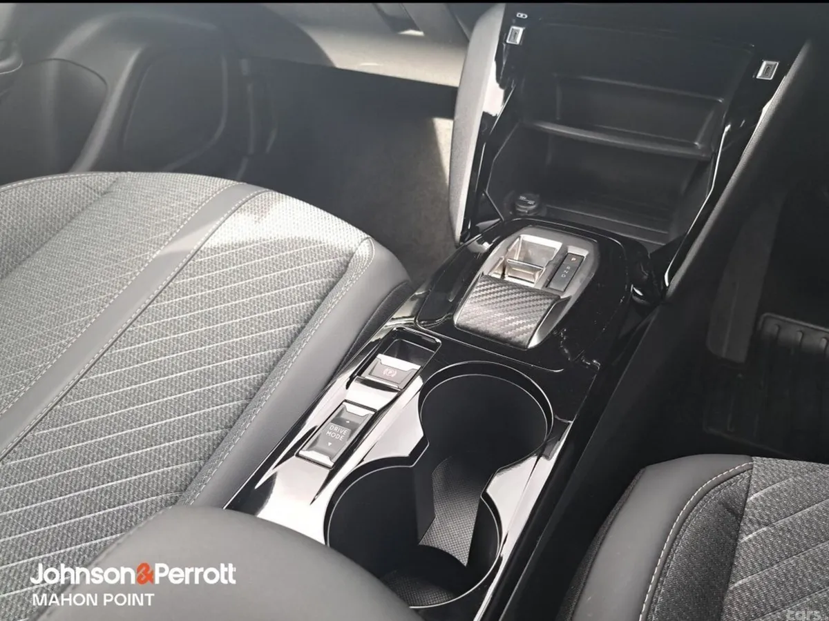 Peugeot 2008 MPV, Petrol Hybrid, 2026, Grey