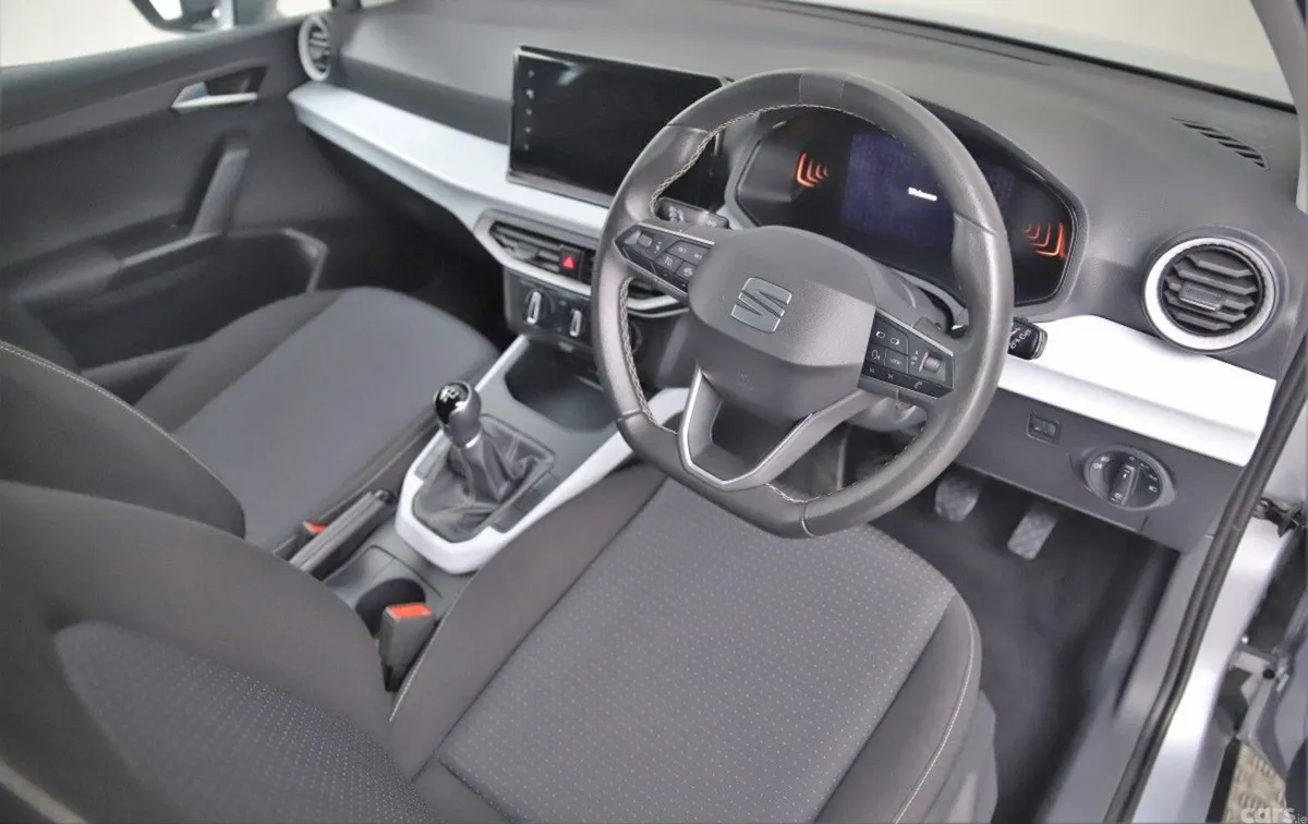 SEAT Arona SUV, Petrol, 2024, Silver