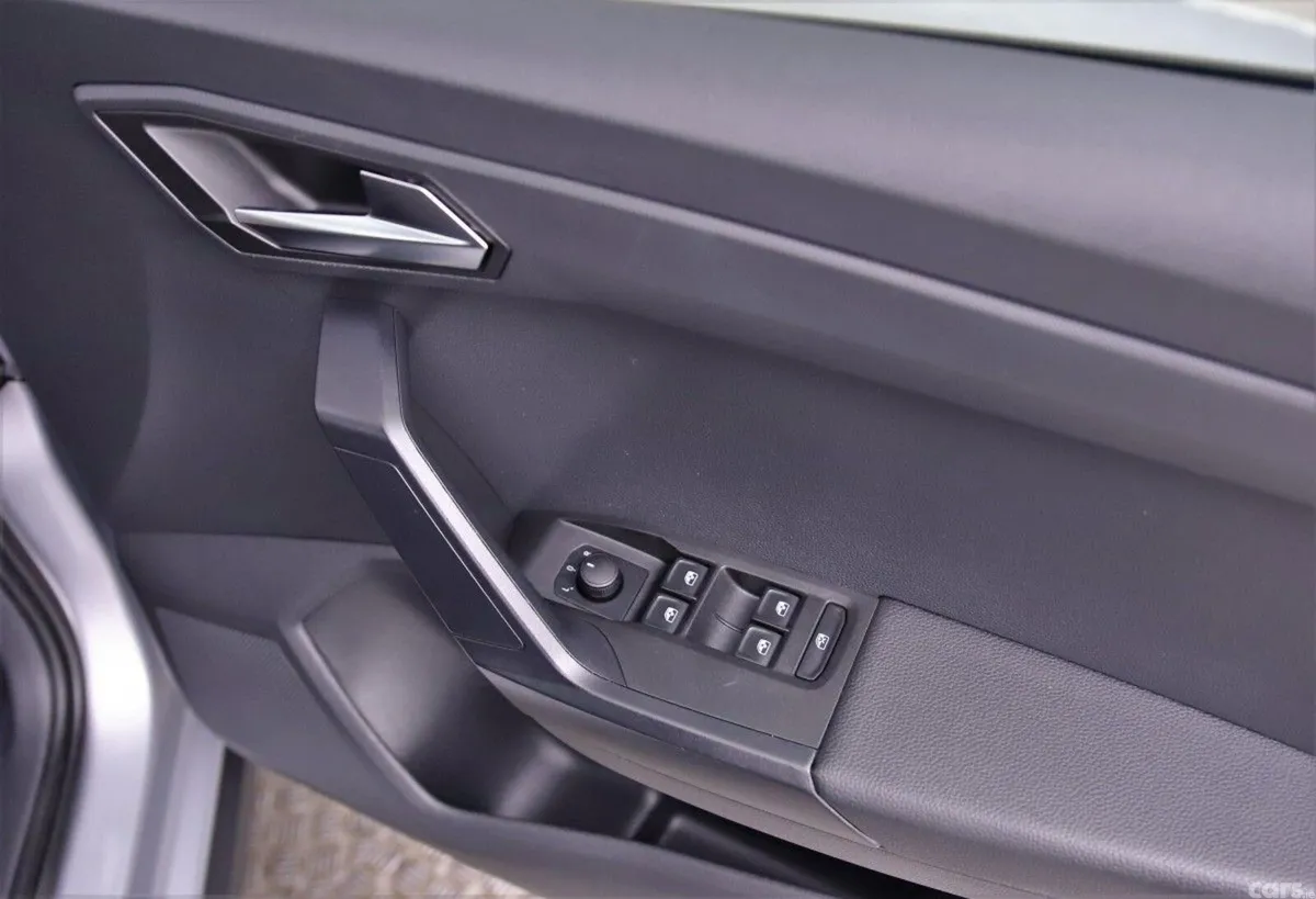 SEAT Arona SUV, Petrol, 2024, Silver