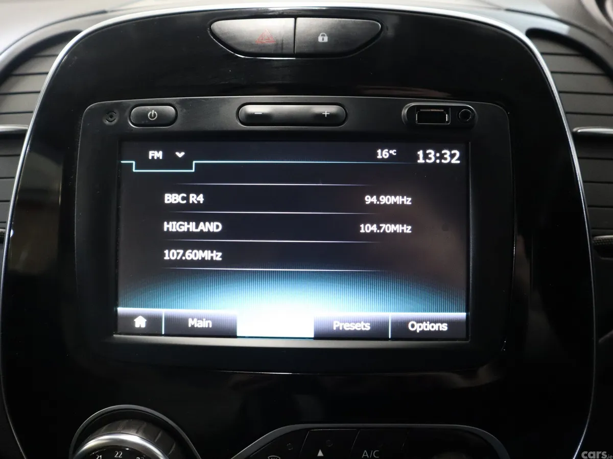 Renault Captur Hatchback, Diesel, 2019, Grey