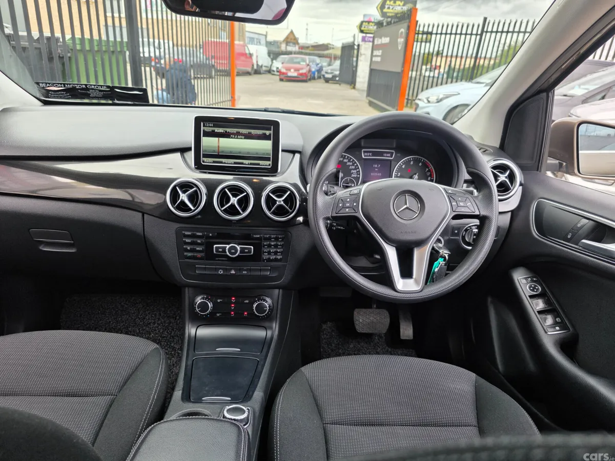 Mercedes-Benz B-Class MPV, Petrol, 2014, Brown