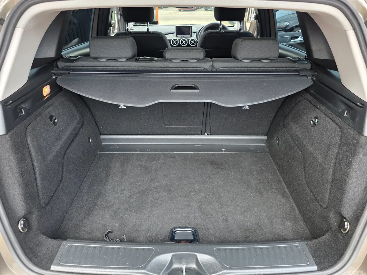 Mercedes-Benz B-Class MPV, Petrol, 2014, Brown