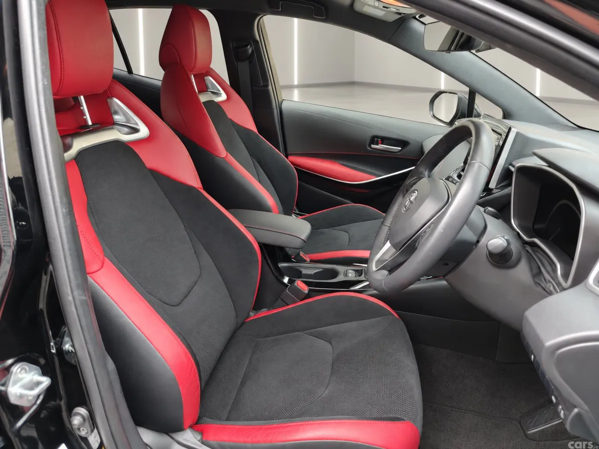Toyota Corolla Hatchback, Petrol Hybrid, 2019, Black