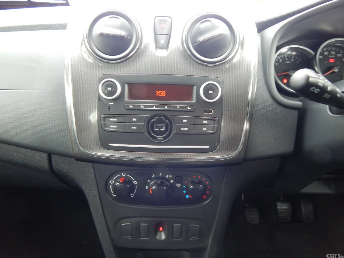 Dacia Sandero Stepway Hatchback, Diesel, 2017, White