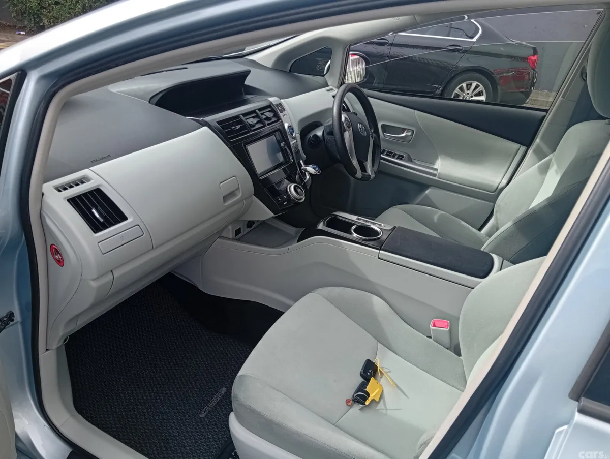 Toyota Prius MPV, Petrol Hybrid, 2013, Blue